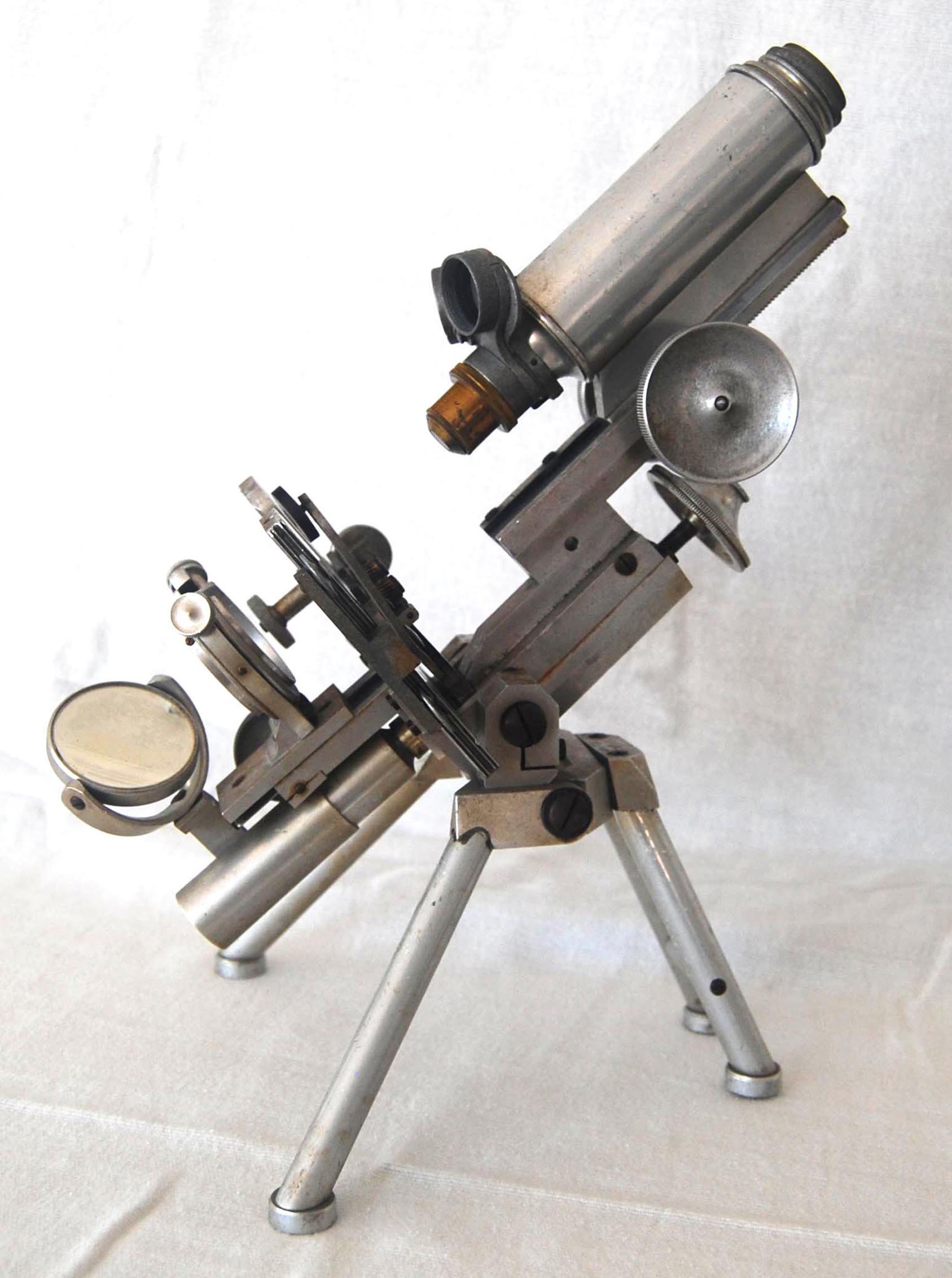 XXXX Microscope right side