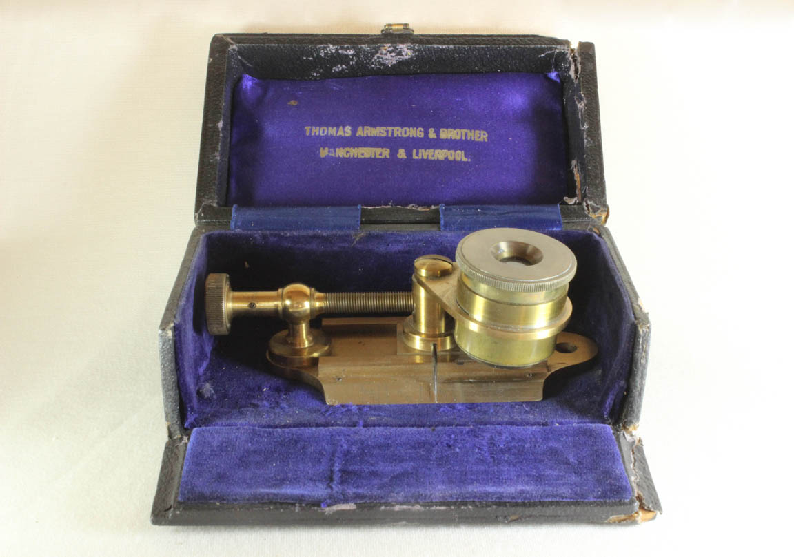 Microscope