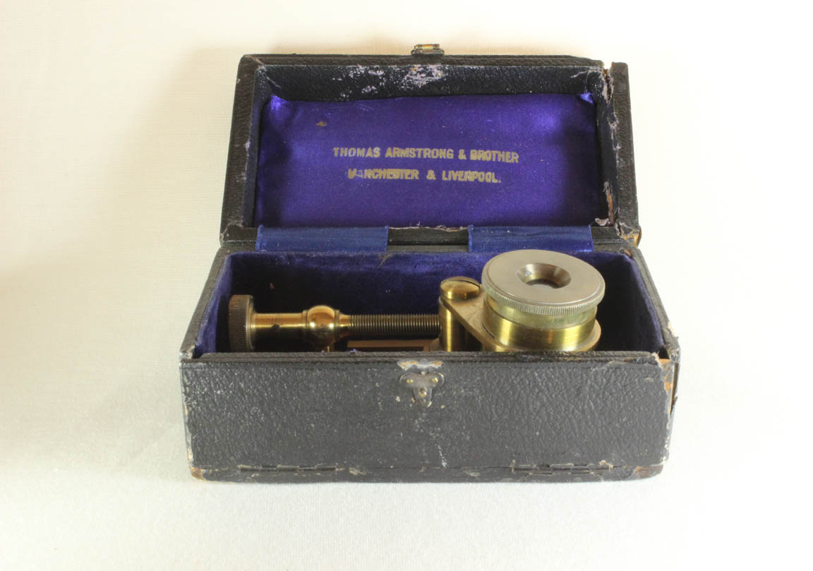 Microscope