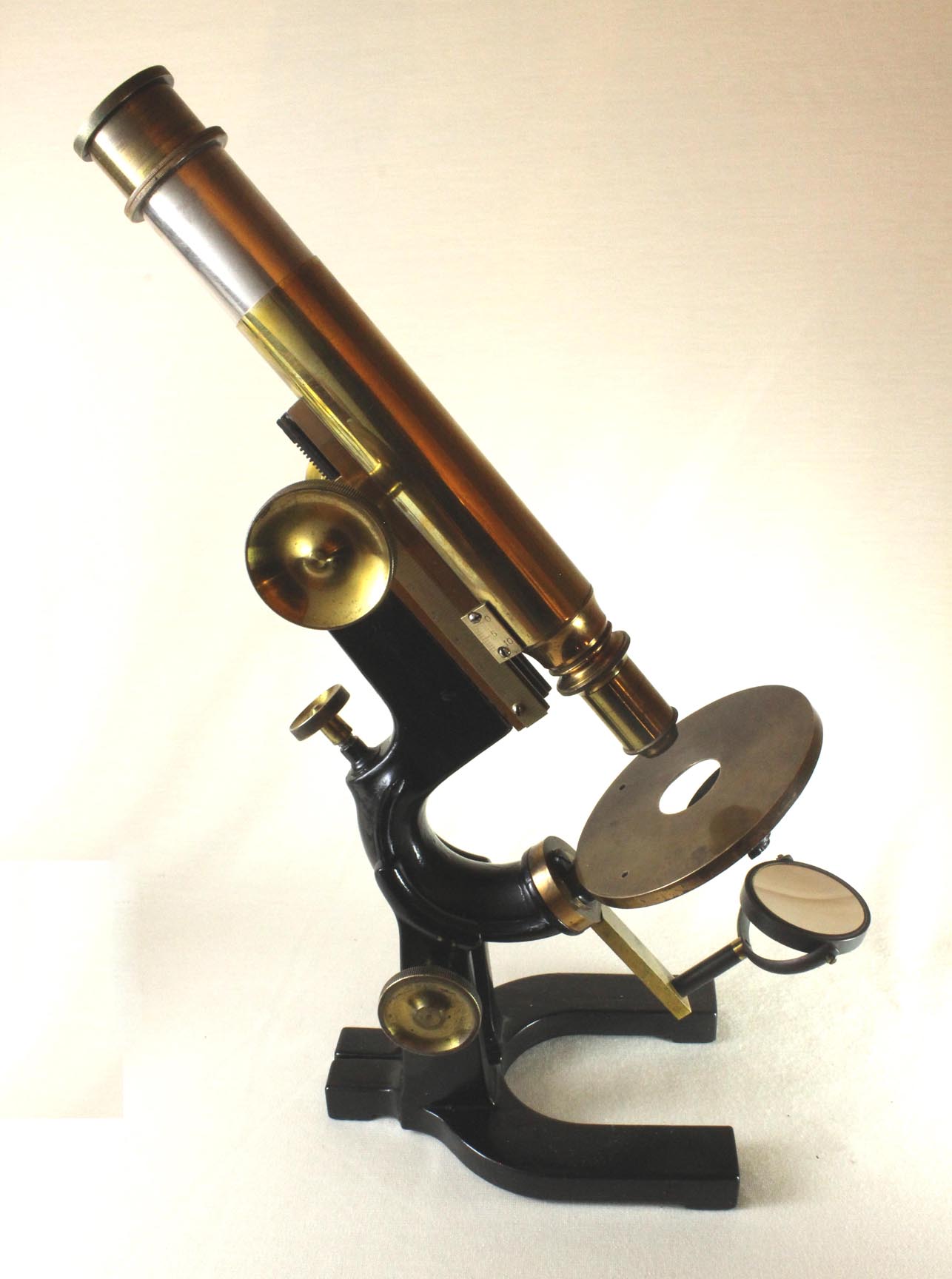 b and l Wale Microscope