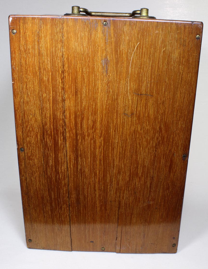 Beck Economic Microscope, Case