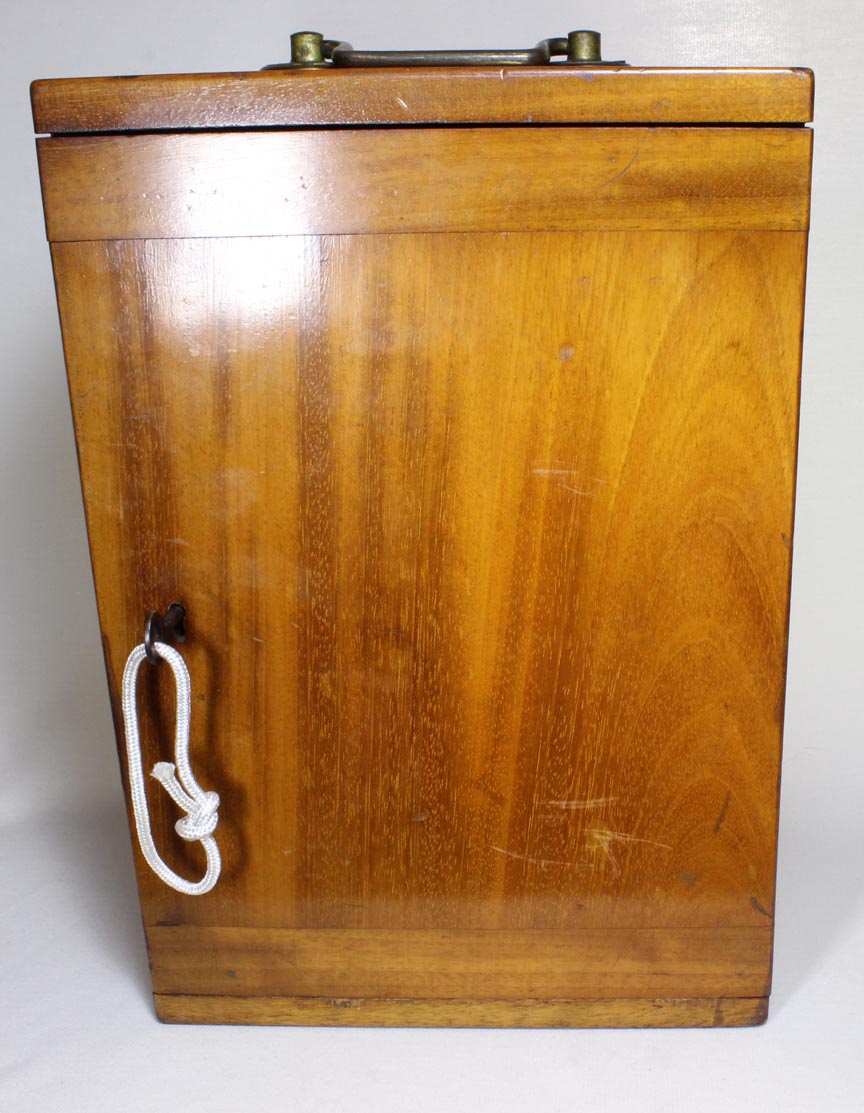 Beck Economic Microscope, Case