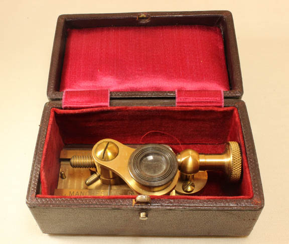 Microscope