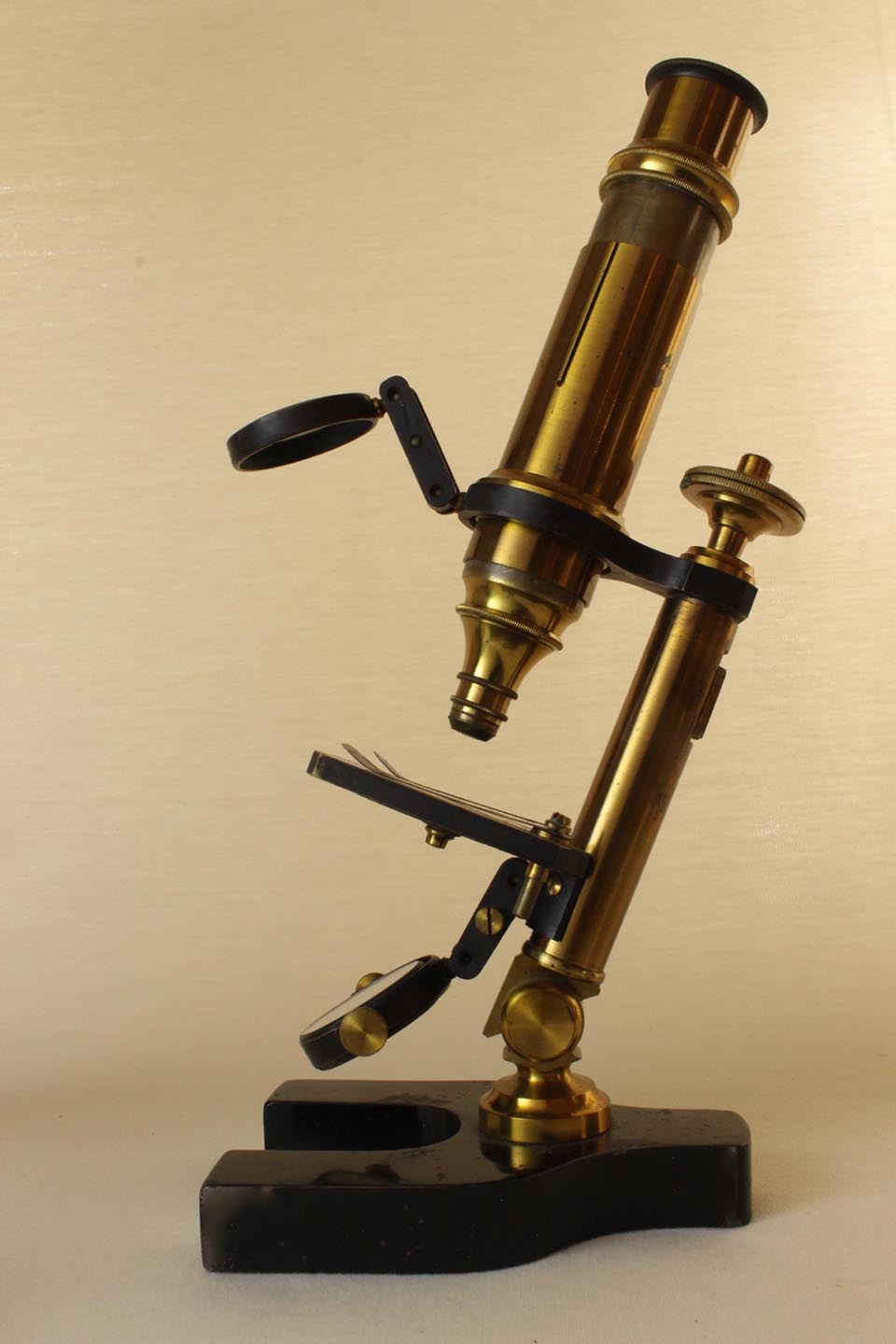 Microscope