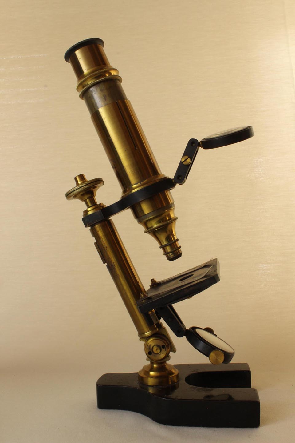 Microscope