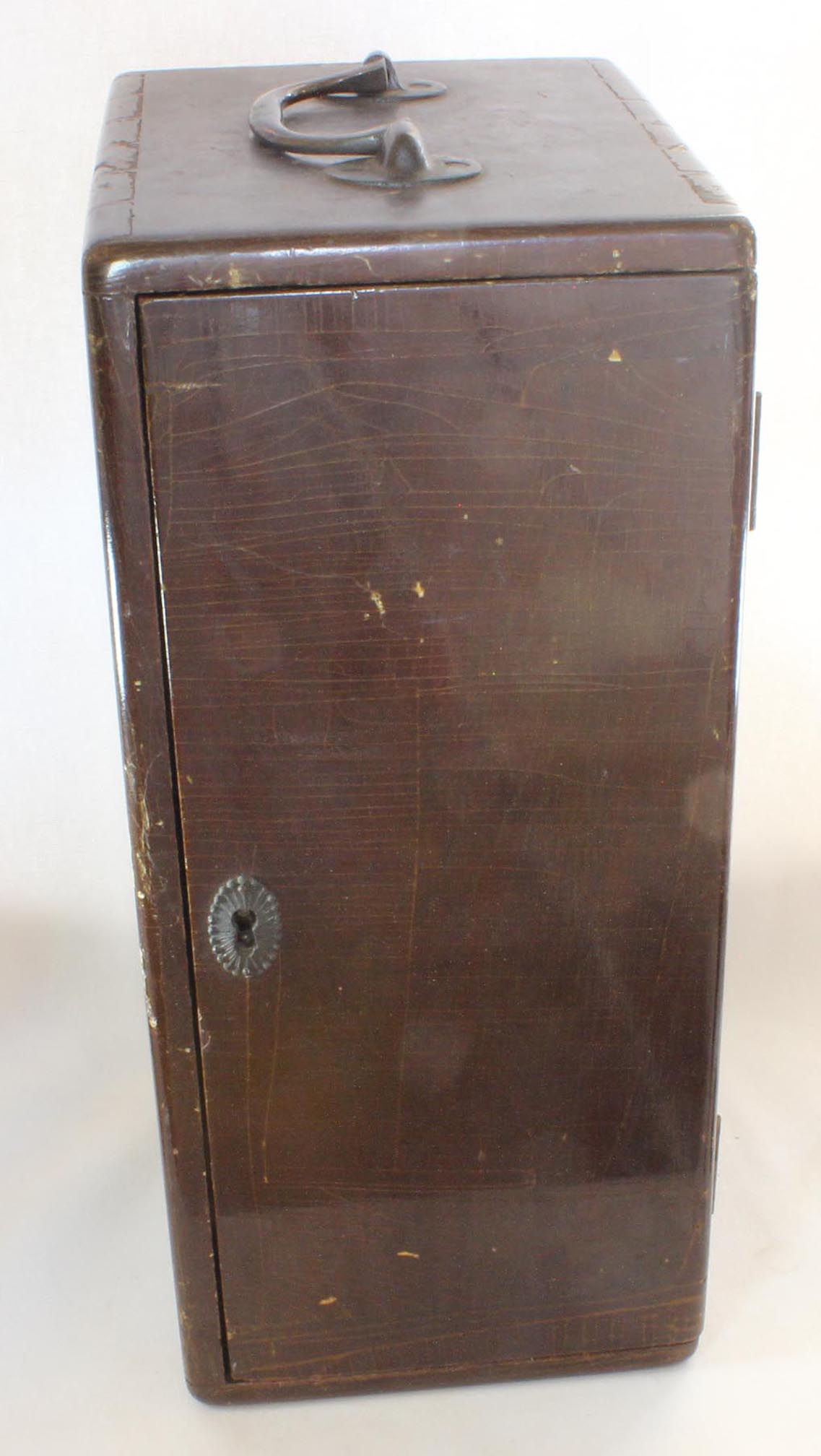 small Grunow Microscope Case Outside