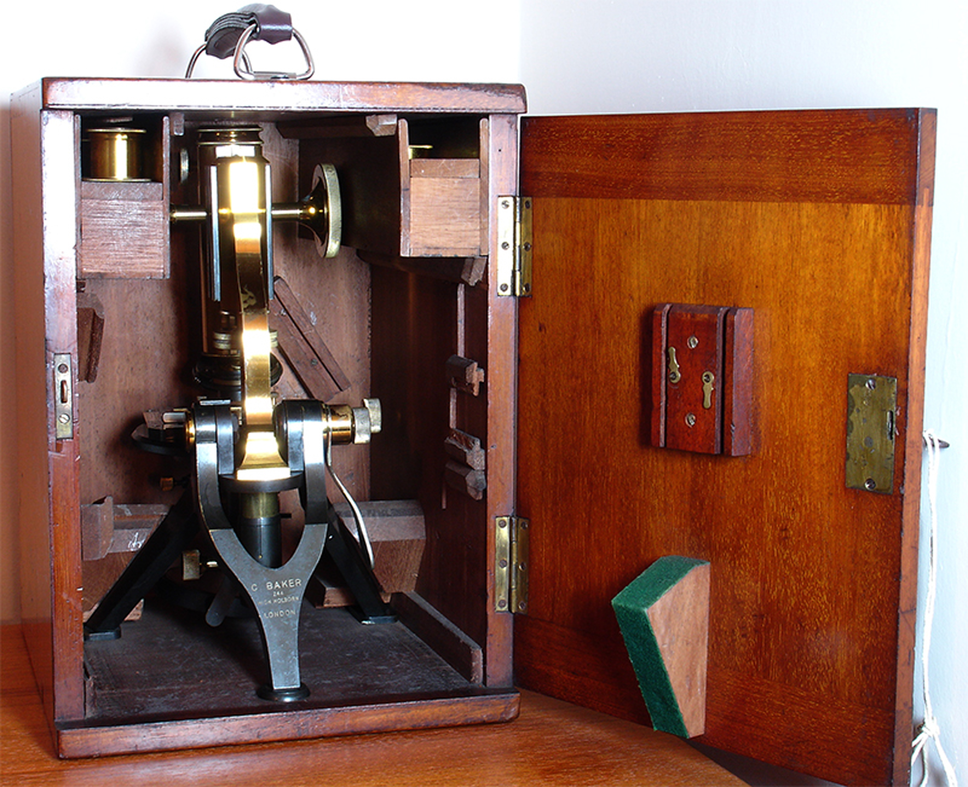 Nelson-Curties Microscope in Case