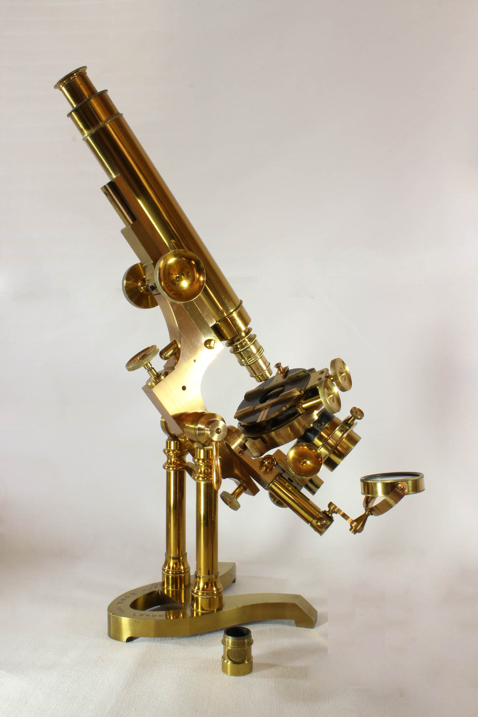 The Ross Zentmayer microscope