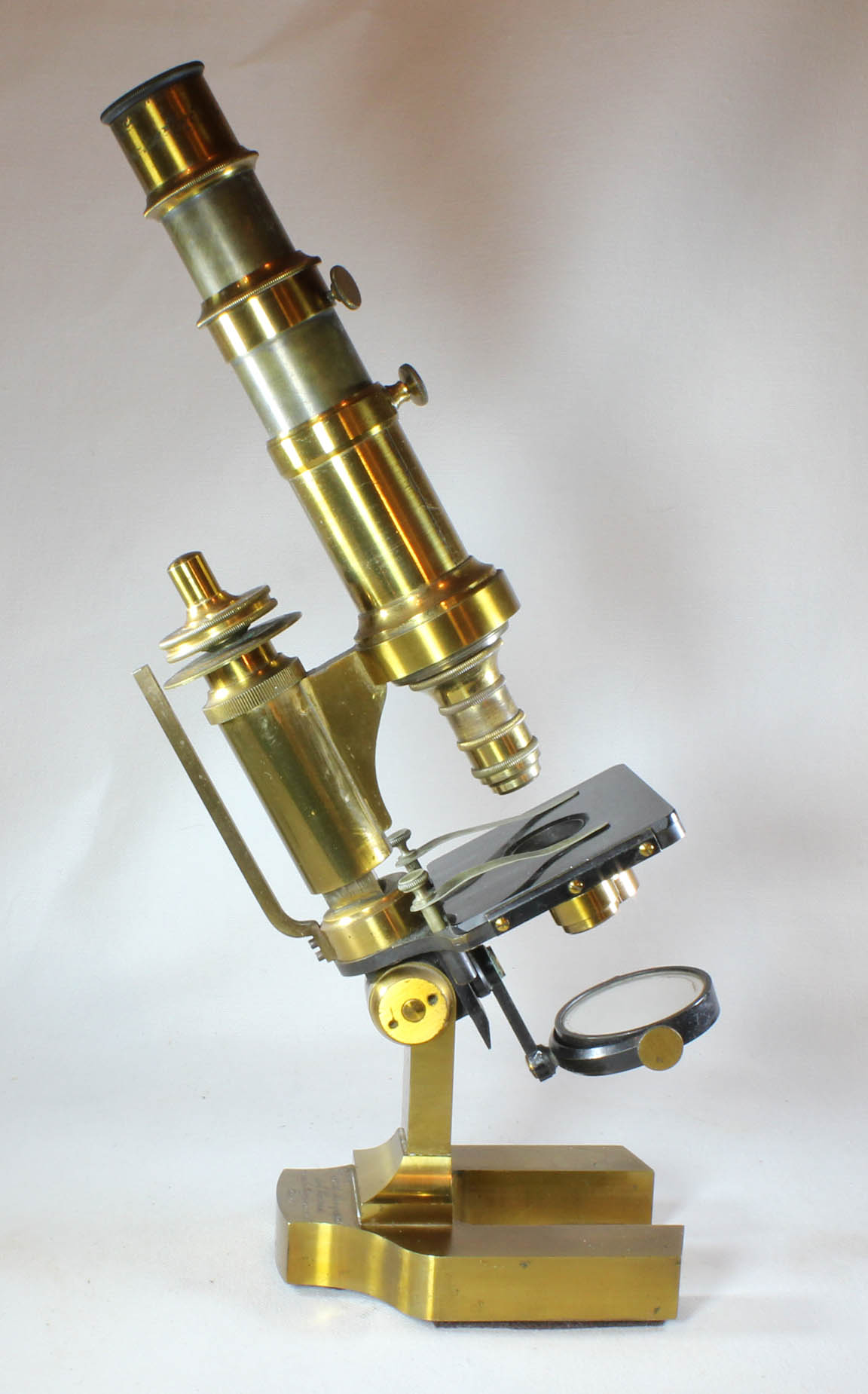 Verick Large microscope