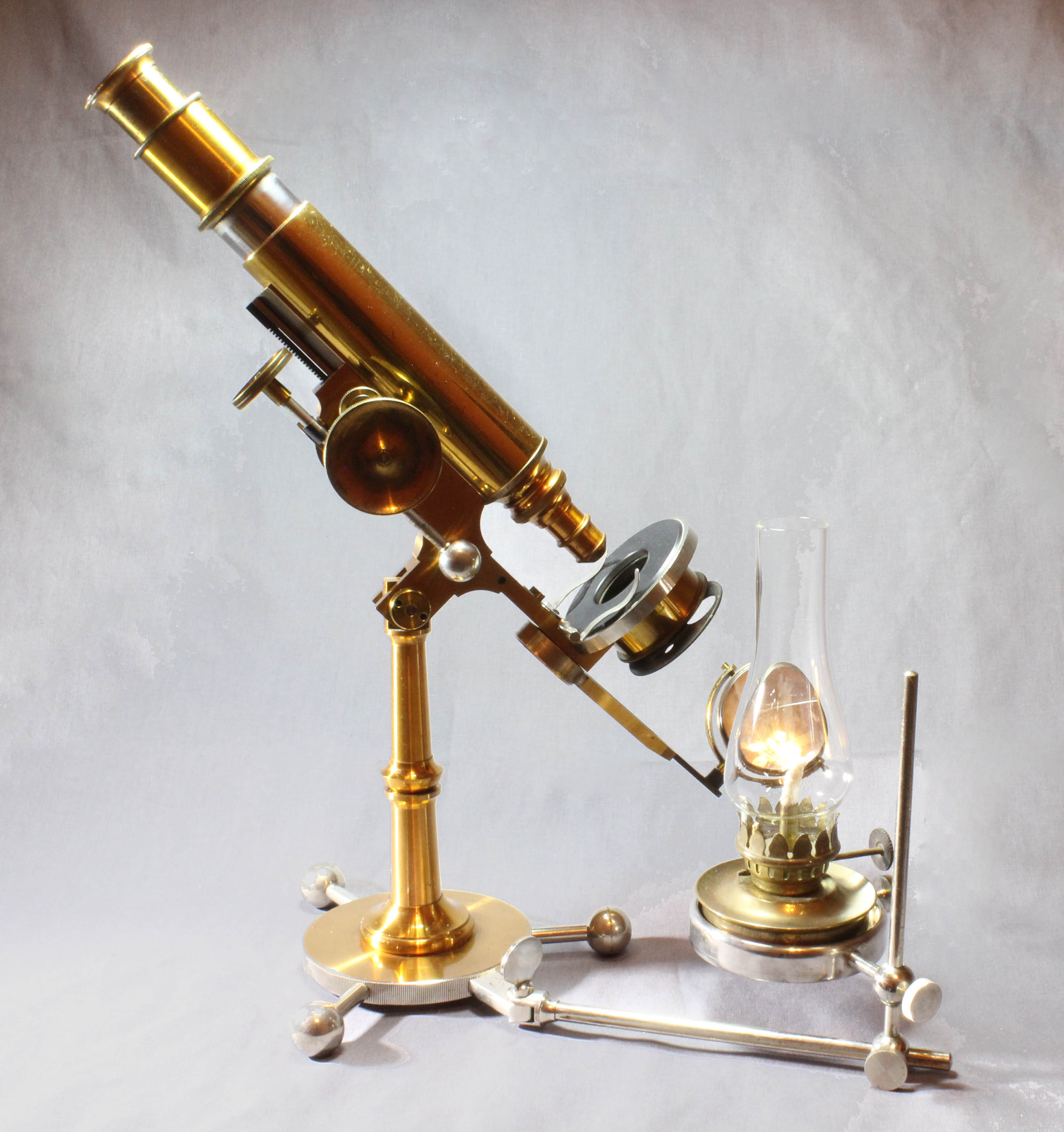 Improved Griffith Club microscope with lamp