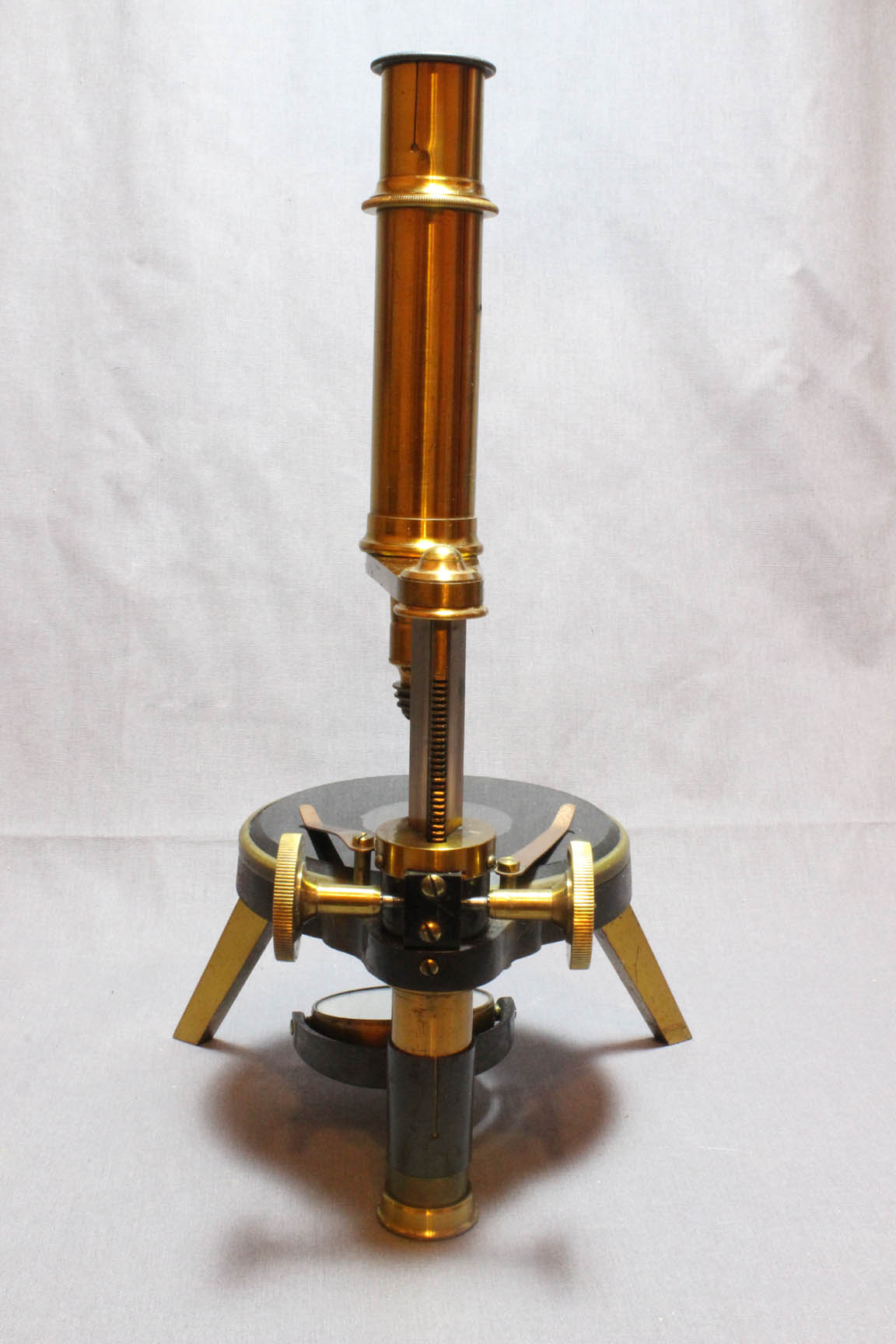 XXXX microscope