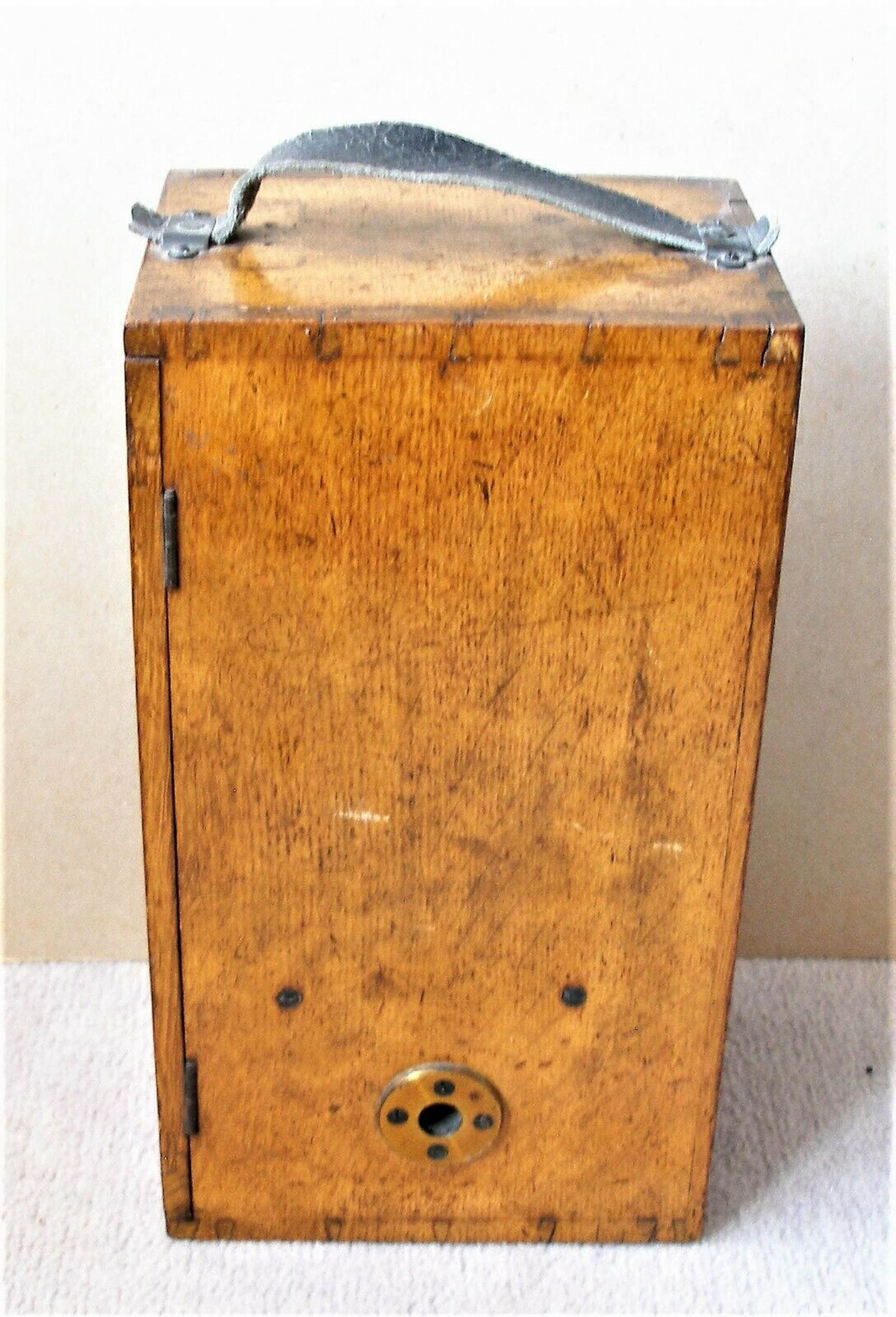 Naturalist microscope outside case
