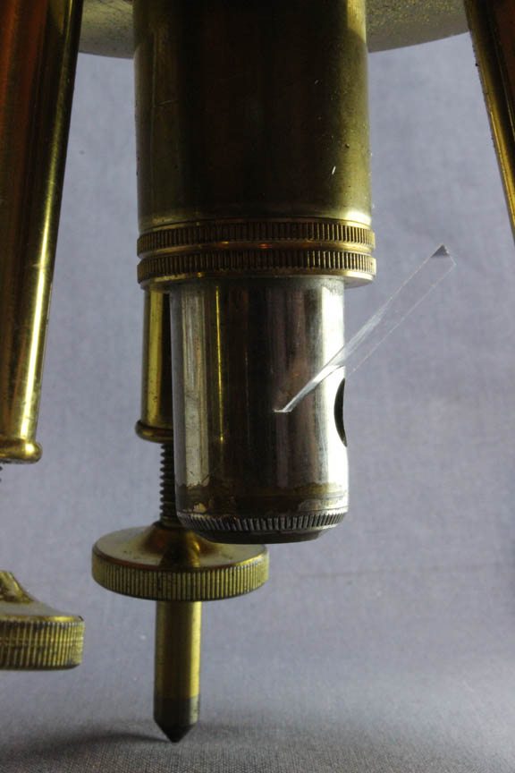 Illuminator for stead  microscope