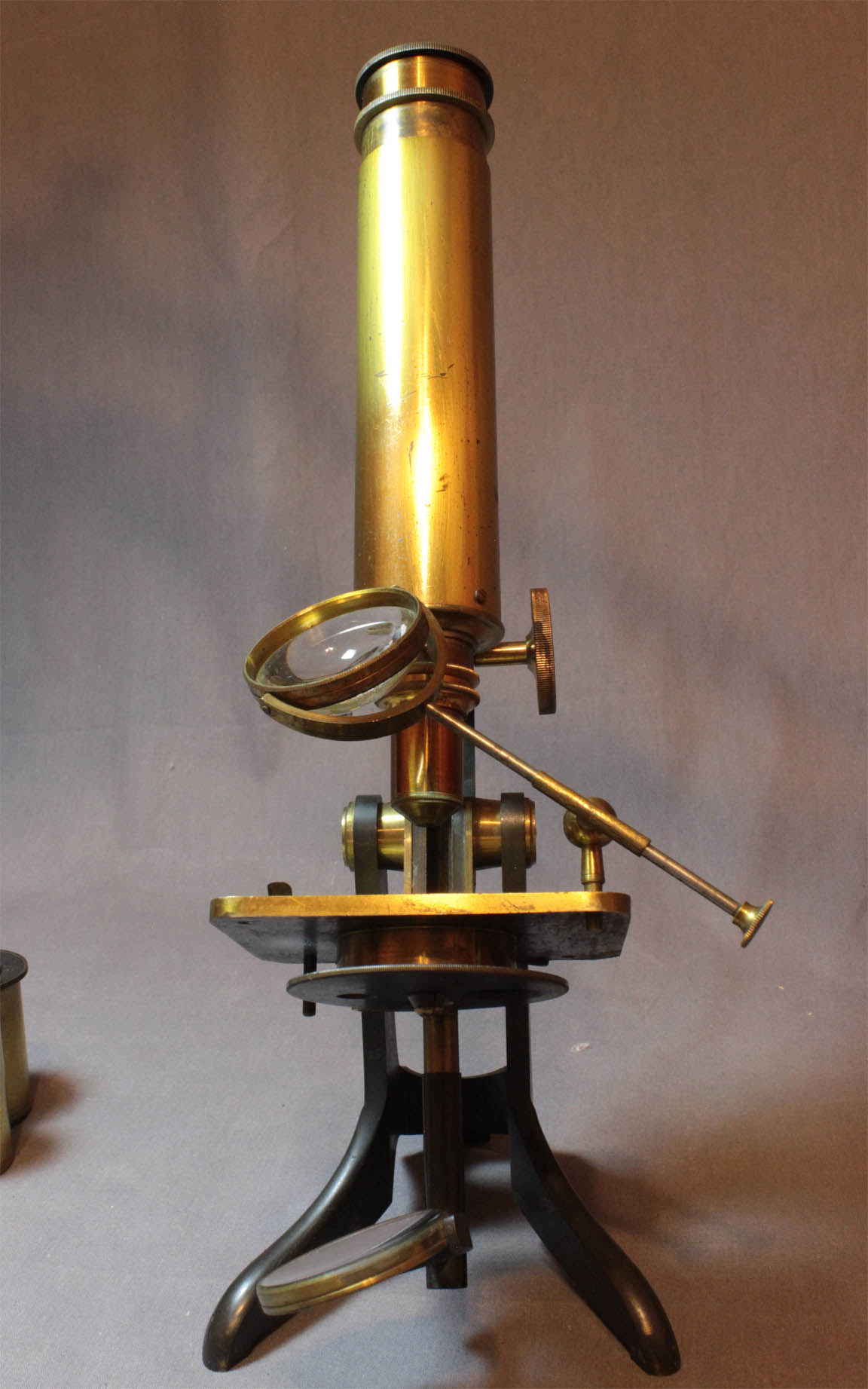 Microscope