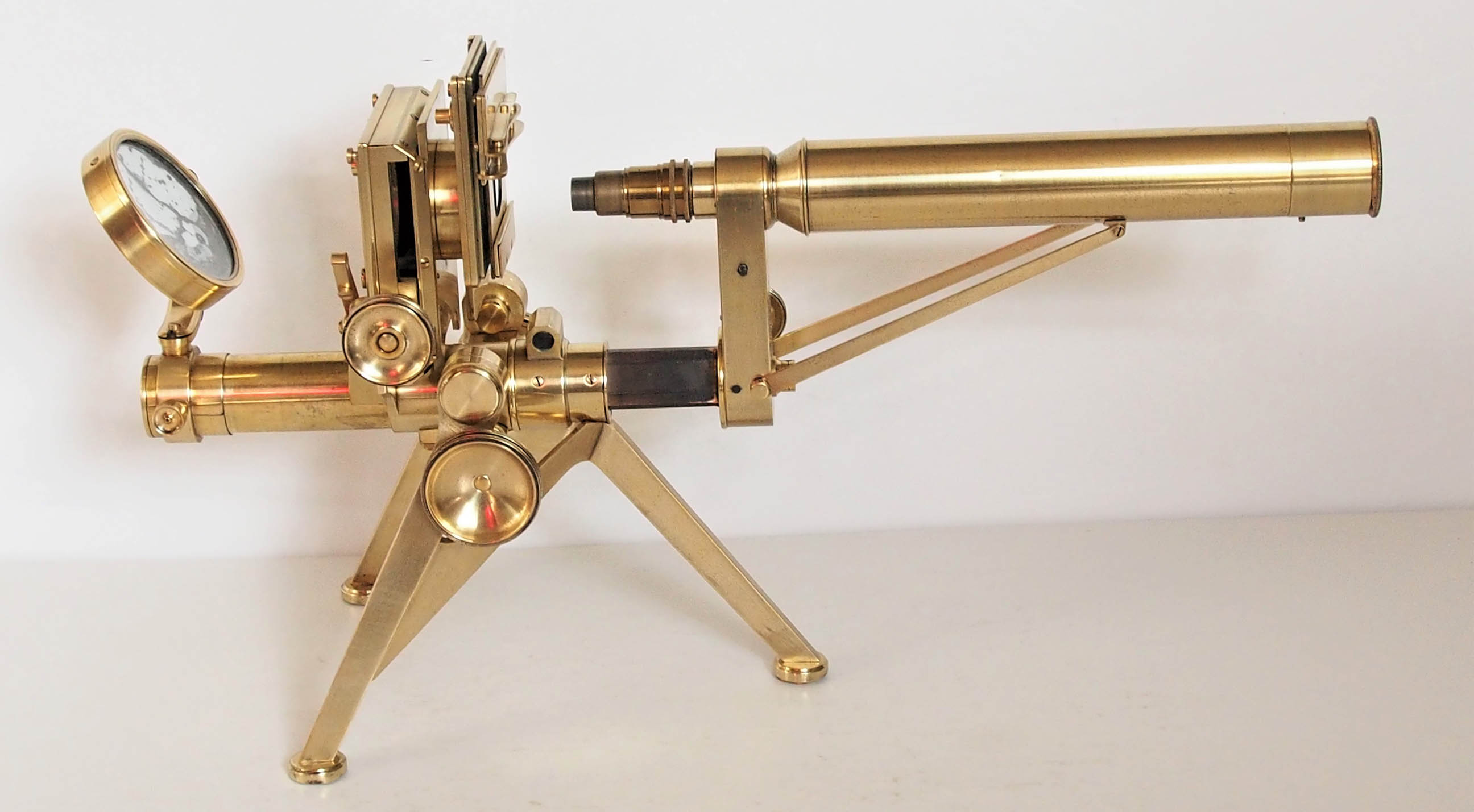 P and L microscope
