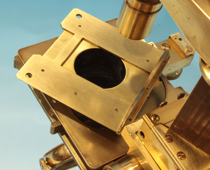 swiveling stage top plate
