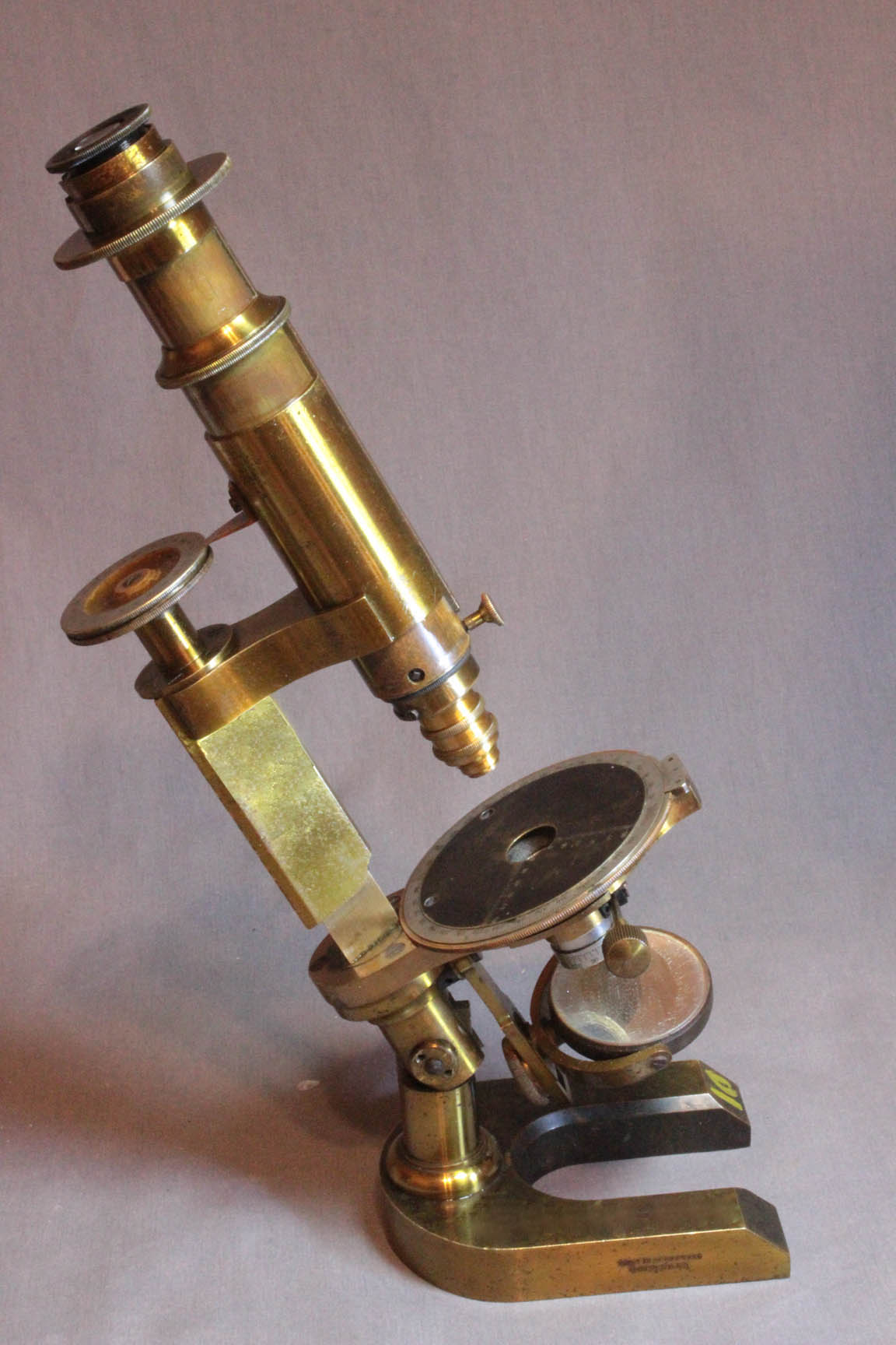 Voigt & Hochgesang microscope