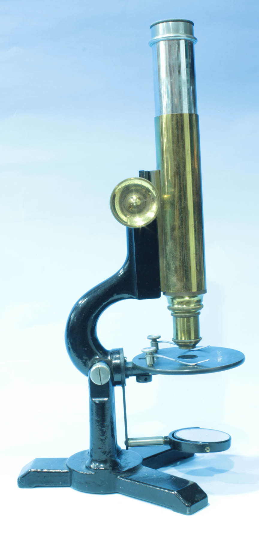 Microscope